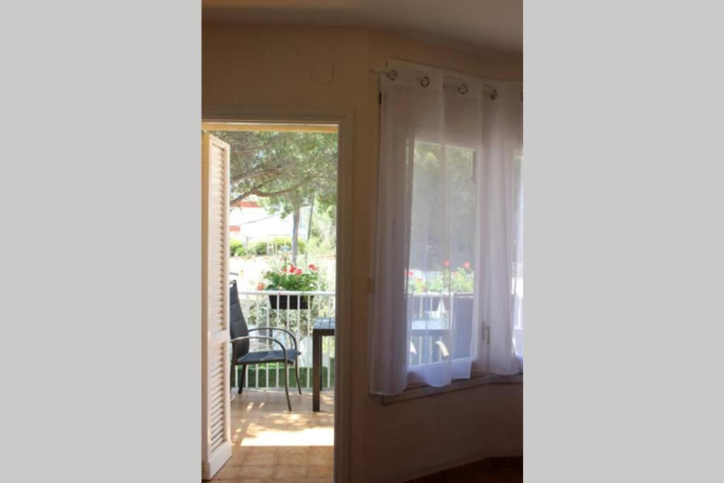 Luxury 4 Bed Apartment On Coastal Footpath At Cap Ras يانكا المظهر الخارجي الصورة