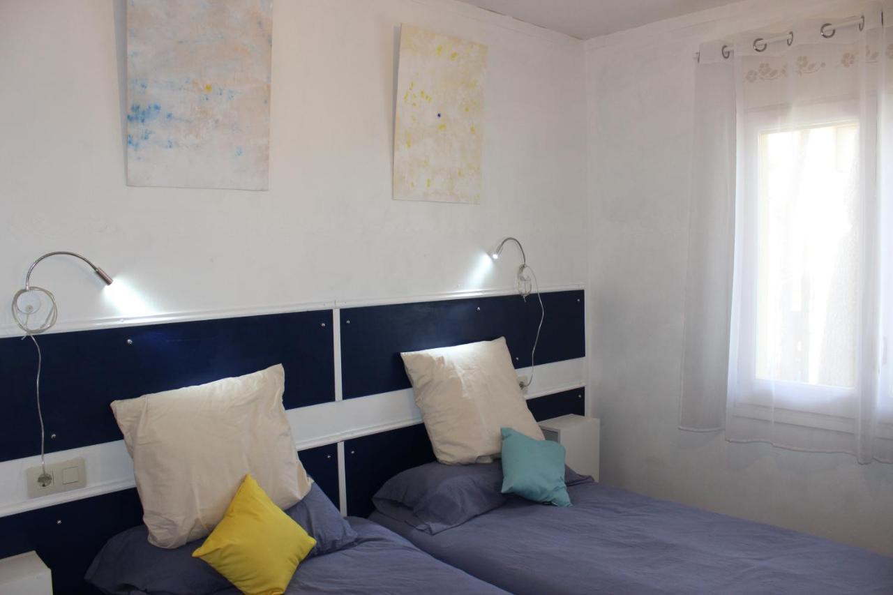 Luxury 4 Bed Apartment On Coastal Footpath At Cap Ras يانكا المظهر الخارجي الصورة